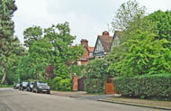 9 Heathview Gdns