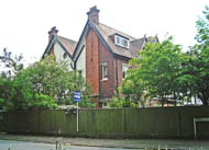 9 Heathview Gdns