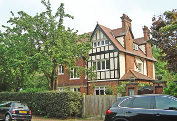 9 Heathview Gdns